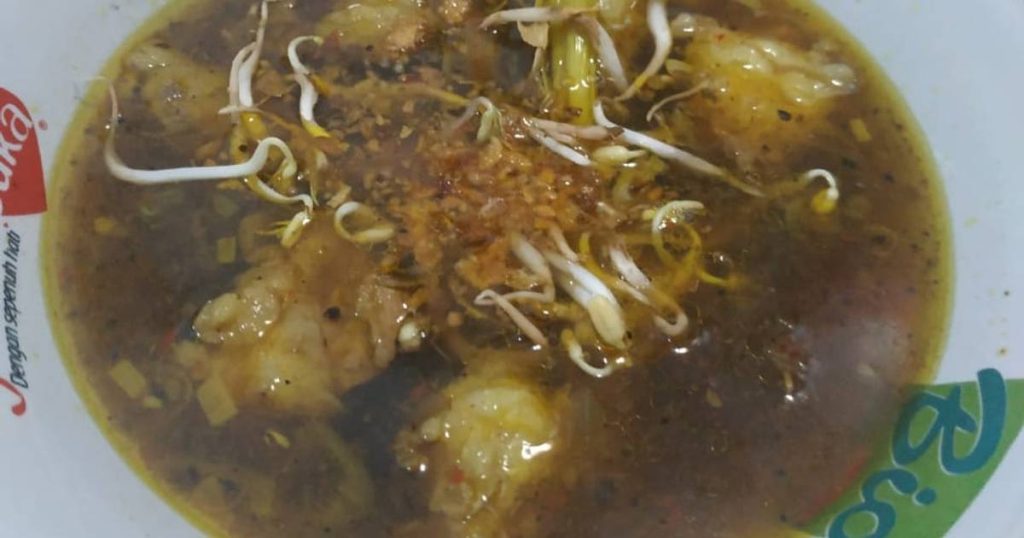 Resep Rawon Daging Sapi Khas Jawa Timur Menjelajahi Kelezatan Kuah Hitam Legendaris